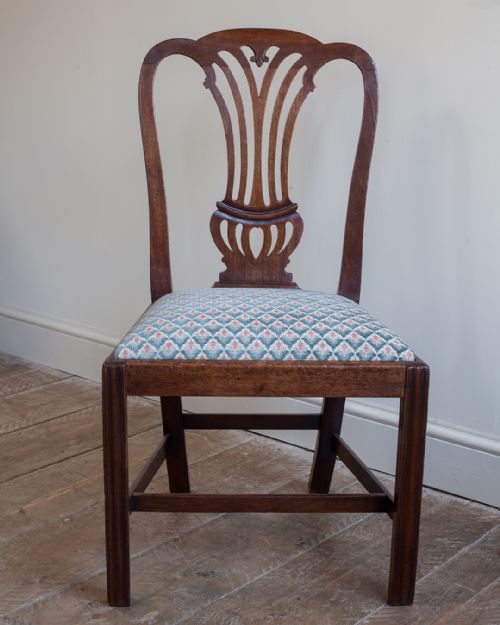 SET OF FOUR GEORGE III MAHOGANY DINING CHAIRS - ADDITIONAL PHOTO 2