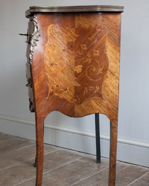 SMALL FRENCH 19TH CENTURY KINGWOOD SERPENTINE COMMODE - ADDITIONAL PHOTO 4