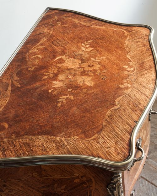 SMALL FRENCH 19TH CENTURY KINGWOOD SERPENTINE COMMODE - ADDITIONAL PHOTO 5
