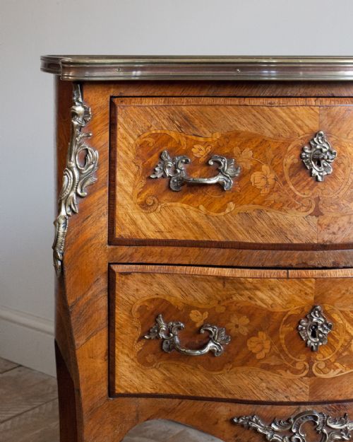SMALL FRENCH 19TH CENTURY KINGWOOD SERPENTINE COMMODE - ADDITIONAL PHOTO 7