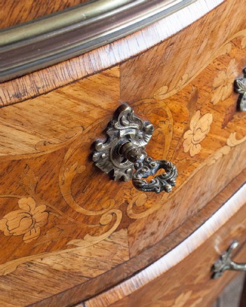 SMALL FRENCH 19TH CENTURY KINGWOOD SERPENTINE COMMODE - ADDITIONAL PHOTO 9