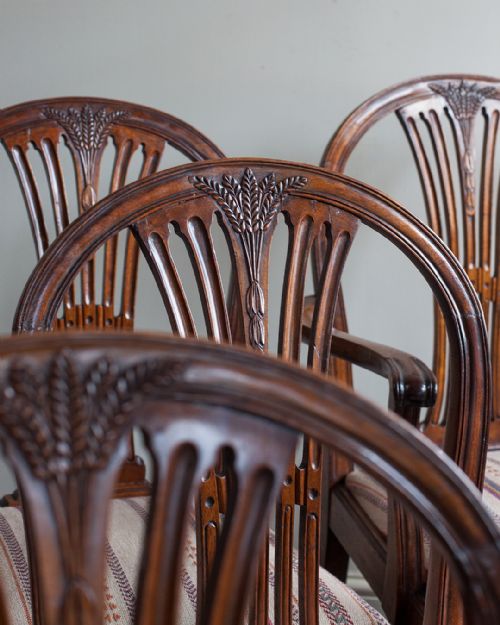 SUPERB SET OF EIGHT 18TH CENTURY MAHOGANY DINING CHAIRS - ADDITIONAL PHOTO 4