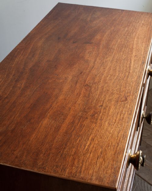 GEORGE III MAHOGANY CHEST OF DRAWERS - ADDITIONAL PHOTO 3