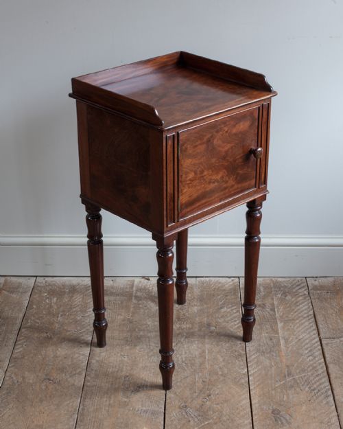 19TH CENTURY PARQUETRY LAMP TABLE - ADDITIONAL PHOTO 2