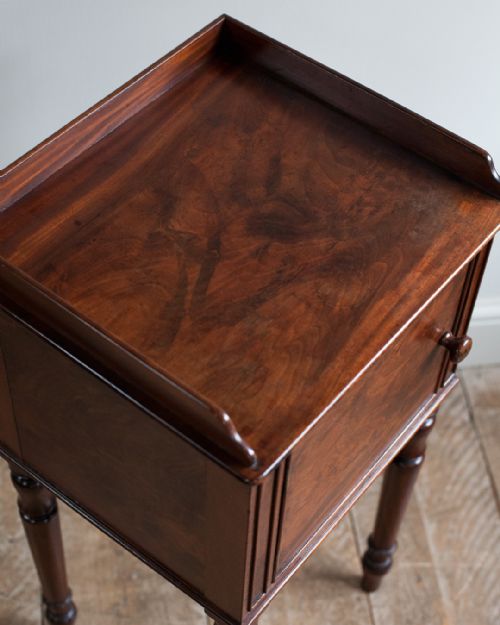 19TH CENTURY PARQUETRY LAMP TABLE - ADDITIONAL PHOTO 3
