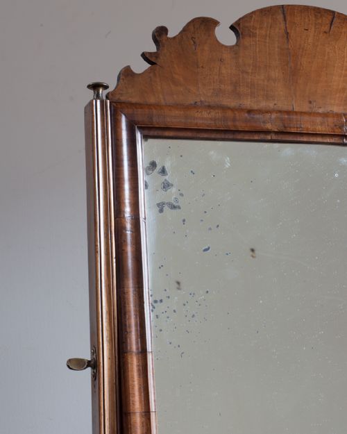 BEAUTIFUL GEORGE II WALNUT TOILET MIRROR - ADDITIONAL PHOTO 2