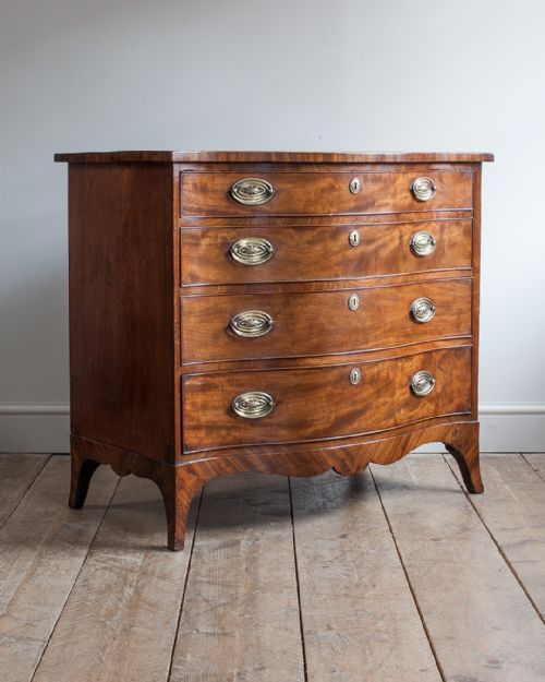 GEORGE III MAHOGANY SERPENTINE CHEST OF DRAWERS - ADDITIONAL PHOTO 5