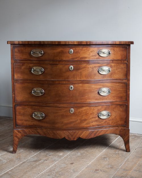 GEORGE III MAHOGANY SERPENTINE CHEST OF DRAWERS - ADDITIONAL PHOTO 8