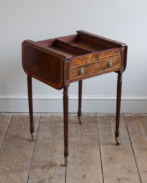 REGENCY MAHOGANY PEMBROKE GAMES TABLE - ADDITIONAL PHOTO 2