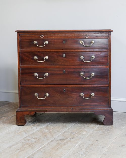 18TH CENTURY MAHOGANY CHEST OF DRAWERS - ADDITIONAL PHOTO 1