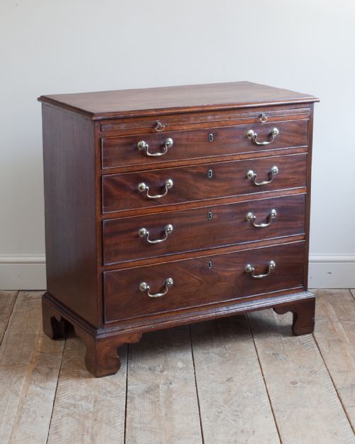 18TH CENTURY MAHOGANY CHEST OF DRAWERS - ADDITIONAL PHOTO 2