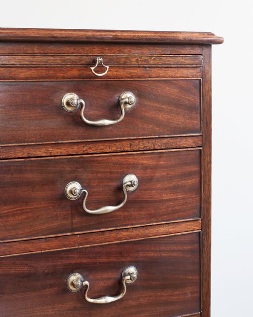 18TH CENTURY MAHOGANY CHEST OF DRAWERS - ADDITIONAL PHOTO 4