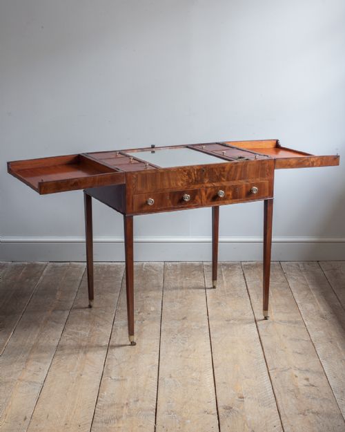 GEORGE III MAHOGANY DRESSING TABLE - ADDITIONAL PHOTO 1