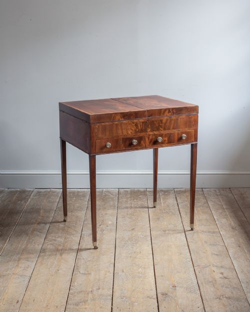 GEORGE III MAHOGANY DRESSING TABLE - ADDITIONAL PHOTO 2