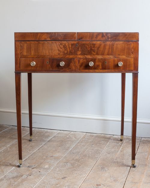 GEORGE III MAHOGANY DRESSING TABLE - ADDITIONAL PHOTO 4