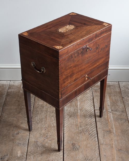 WONDERFUL GEORGE III MAHOGANY CELLARETTE - ADDITIONAL PHOTO 1