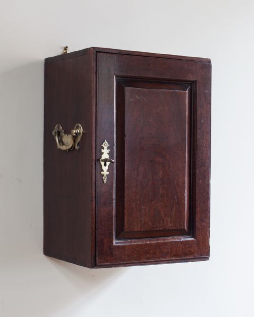 good quality georgian mahogany wall cupboard - CATEGORY: ANTIQUE CUPBOARDS - DATED 18TH CENTURY