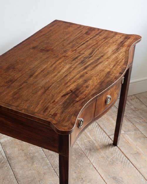 GEORGIAN MAHOGANY SERPENTINE SIDE TABLE - ADDITIONAL PHOTO 4