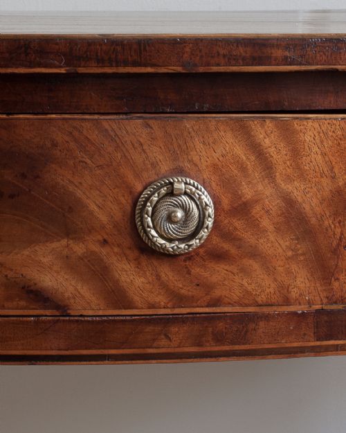 GEORGIAN MAHOGANY SERPENTINE SIDE TABLE - ADDITIONAL PHOTO 7
