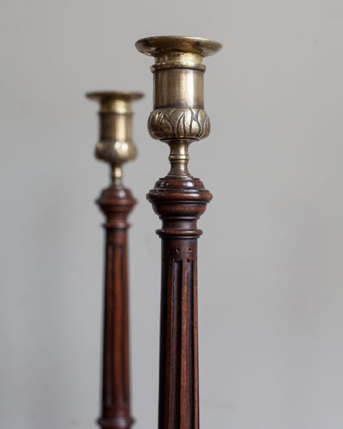 PAIR OF REGENCY MAHOGANY AND BRASS CANDLE STICKS - ADDITIONAL PHOTO 6