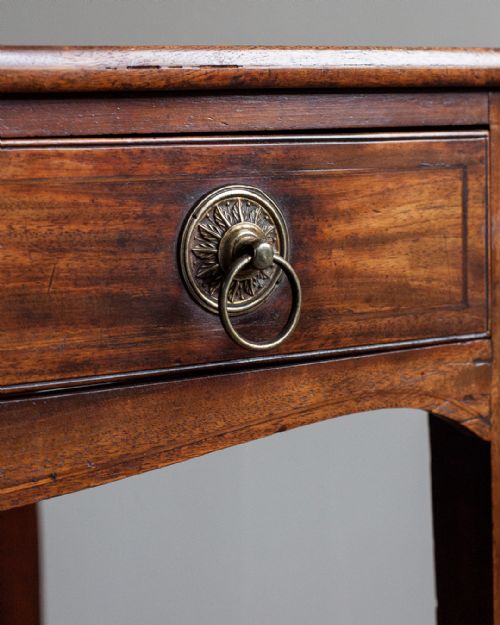 GEORGIAN MAHOGANY SIDE TABLE - ADDITIONAL PHOTO 3