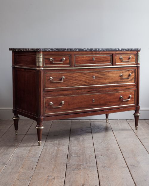 french 18th century directoire style mahogany commode - CATEGORY: ANTIQUE FURNITURE - DATED 18TH CENTURY
