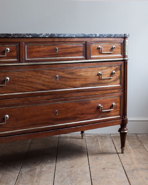 FRENCH 18TH CENTURY DIRECTOIRE STYLE MAHOGANY COMMODE - ADDITIONAL PHOTO 1