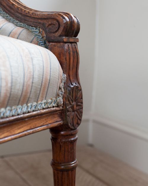 GEORGE III CAMEL BACK SETTEE - ADDITIONAL PHOTO 6