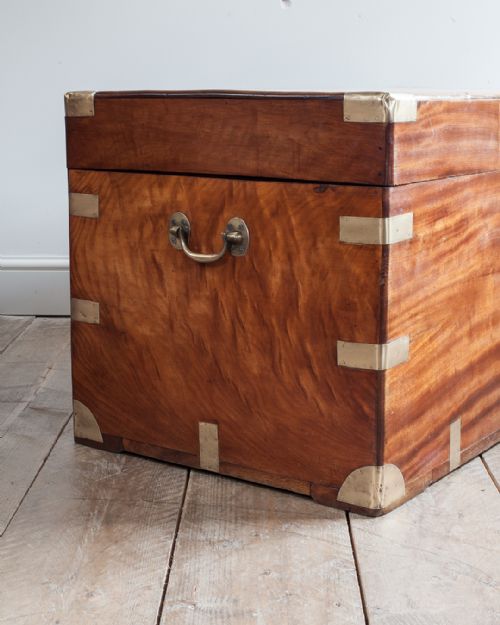 19TH CENTURY BRASS BOUND CAMPHOR WOOD CHEST - ADDITIONAL PHOTO 5