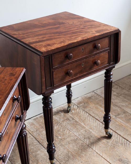 NEAR PAIR OF REGENCY MAHOGANY WORK TABLES BY GILLOWS - ADDITIONAL PHOTO 4