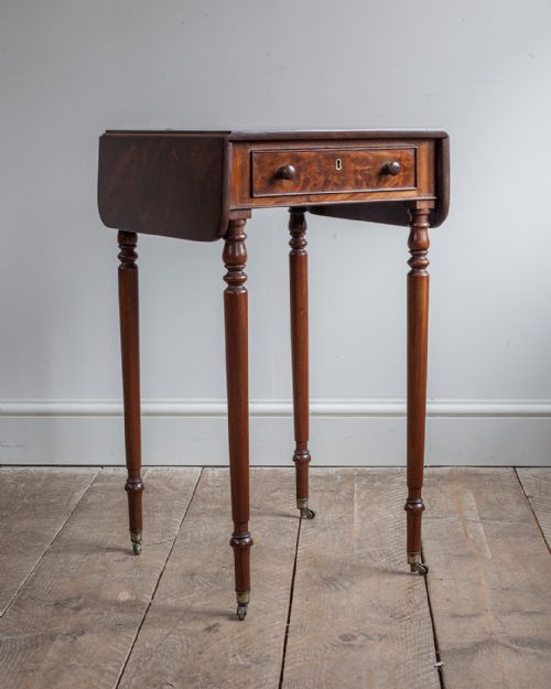 19th century mahogany pembroke work table - CATEGORY: ANTIQUE TABLES - DATED 19TH CENTURY