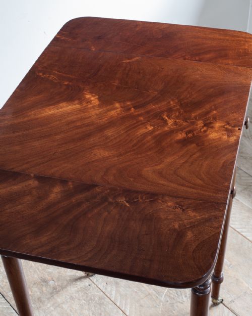 19TH CENTURY MAHOGANY PEMBROKE WORK TABLE - ADDITIONAL PHOTO 4