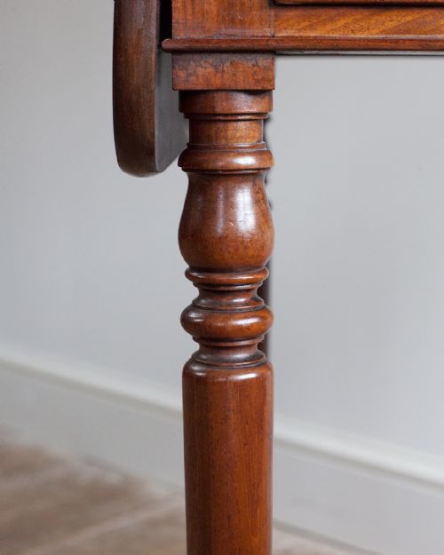 19TH CENTURY MAHOGANY PEMBROKE WORK TABLE - ADDITIONAL PHOTO 6