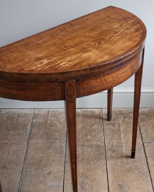 STUNNING GEORGE III SATINWOOD DEMI LUNE CARD TABLE - ADDITIONAL PHOTO 2