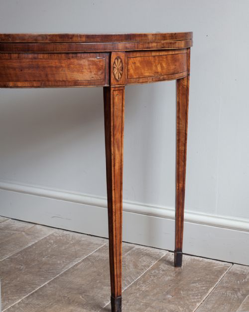 STUNNING GEORGE III SATINWOOD DEMI LUNE CARD TABLE - ADDITIONAL PHOTO 6
