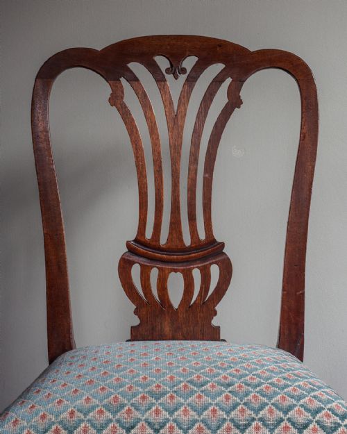 PAIR OF GEORGE III MAHOGANY DINING CHAIRS - ADDITIONAL PHOTO 3