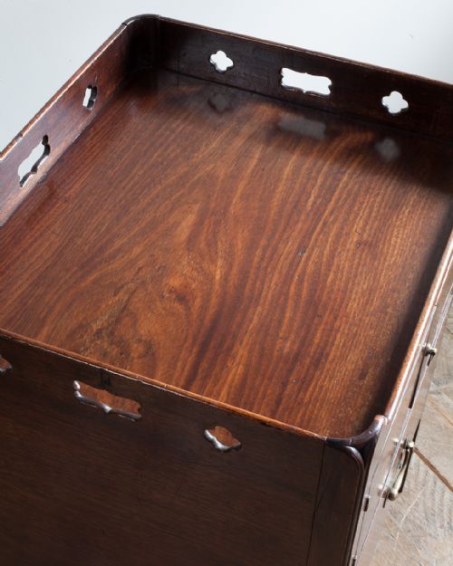 GEORGIAN MAHOGANY TRAY TOP COMMODE - ADDITIONAL PHOTO 2