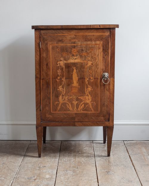 18TH CENTURY ITALIAN WALNUT AND MARQUETRY COMMODINO - ADDITIONAL PHOTO 1