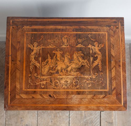 18TH CENTURY ITALIAN WALNUT AND MARQUETRY COMMODINO - ADDITIONAL PHOTO 9