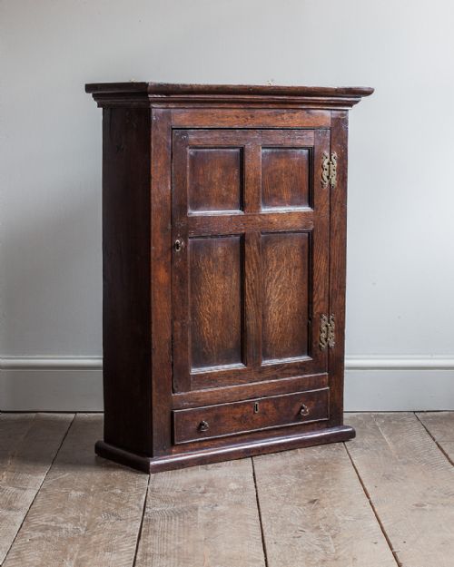 george ii oak wall hanging cupboard - CATEGORY: ANTIQUE CUPBOARDS - DATED 18TH CENTURY