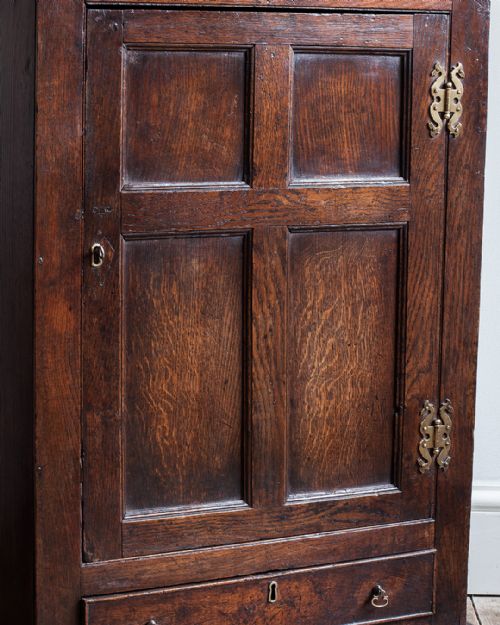 GEORGE II OAK WALL HANGING CUPBOARD - ADDITIONAL PHOTO 4