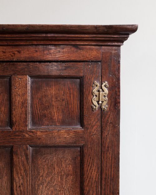 GEORGE II OAK WALL HANGING CUPBOARD - ADDITIONAL PHOTO 5