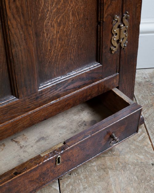 GEORGE II OAK WALL HANGING CUPBOARD - ADDITIONAL PHOTO 6