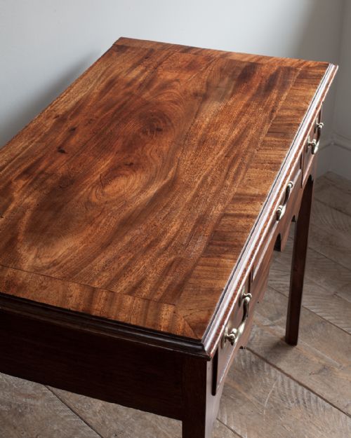 GOOD QUALITY GEORGIAN MAHOGANY LOWBOY - ADDITIONAL PHOTO 2