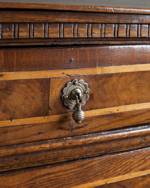 17TH CENTURY OAK CHEST OF DRAWERS - ADDITIONAL PHOTO 7