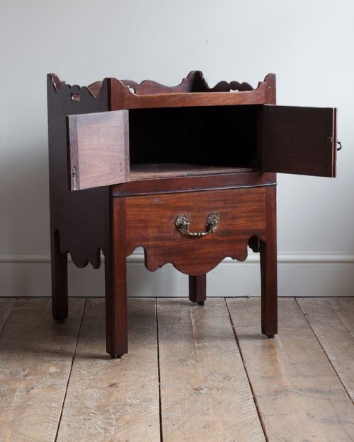 GEORGIAN MAHOGANY TRAY TOP COMMODE - ADDITIONAL PHOTO 2