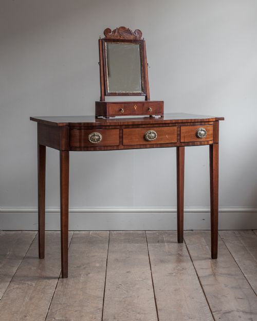 19TH CENTURY MAHOGANY BOWFRONT SIDE TABLE - ADDITIONAL PHOTO 1