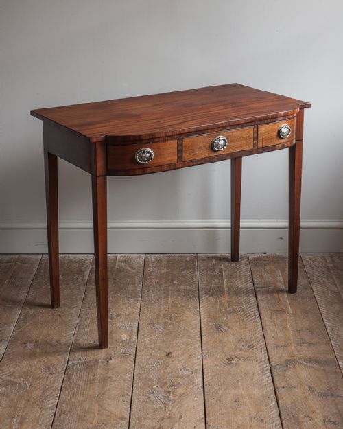 19TH CENTURY MAHOGANY BOWFRONT SIDE TABLE - ADDITIONAL PHOTO 6