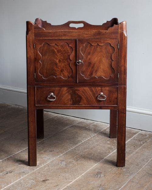 18TH CENTURY MAHOGANY TRAY TOP COMMODE - ADDITIONAL PHOTO 1