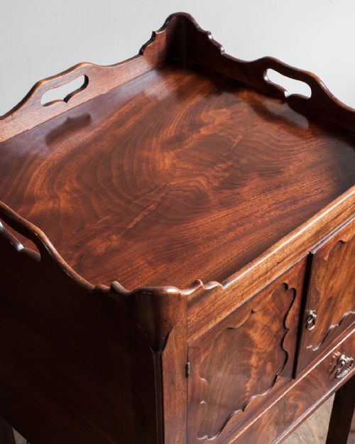 18TH CENTURY MAHOGANY TRAY TOP COMMODE - ADDITIONAL PHOTO 2